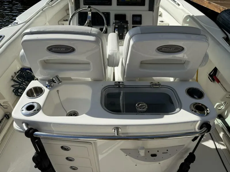 Slide: The Image of Boston Whaler 280 Outrage 2016 - 22