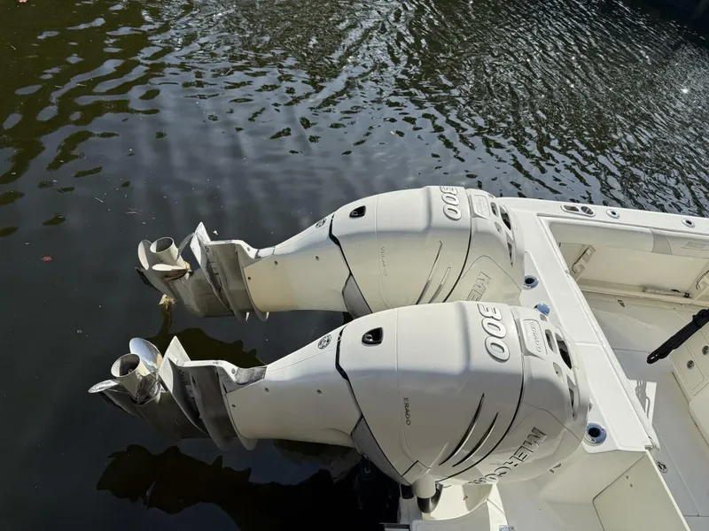 Slide: The Image of Boston Whaler 280 Outrage 2016 - 27