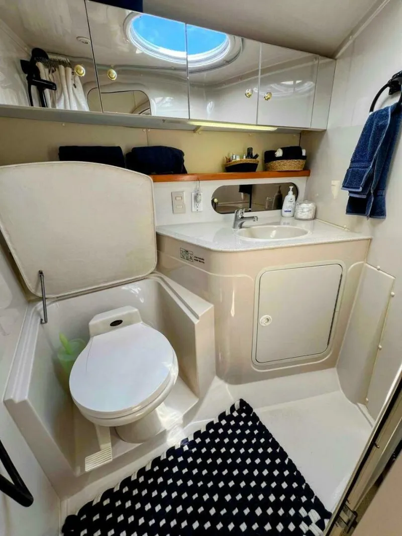Slide: The Image of Cruisers 3575 Esprit 1998 - 34