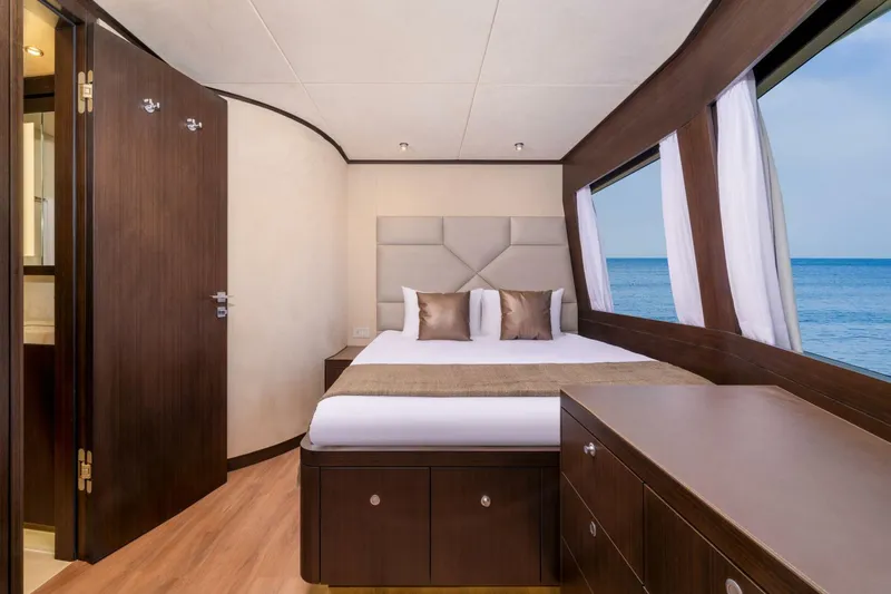 Slide: The Image of Hargrave E Series Superyachts Division 2026 - 31