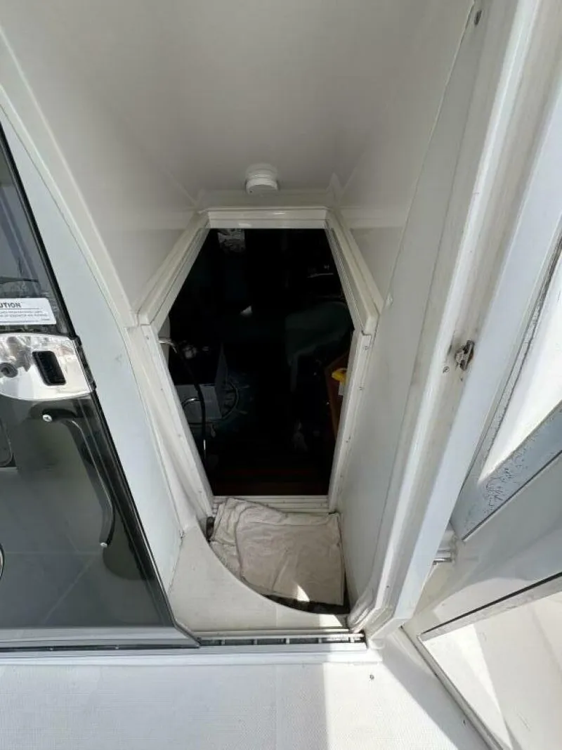 Slide: The Image of Carver Yachts 2005 - 18