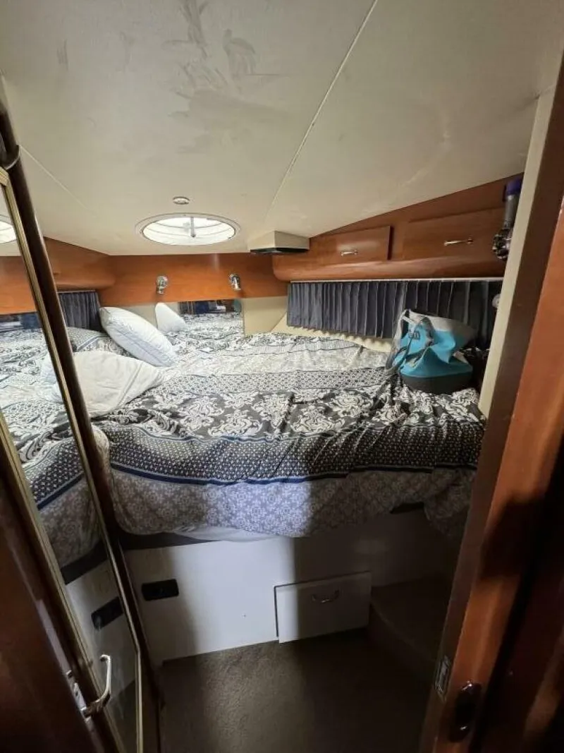 Slide: The Image of Carver Yachts 2005 - 24