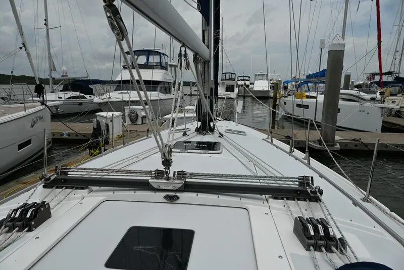 Slide: The Image of Catalina 36 MKII 2002 - 16