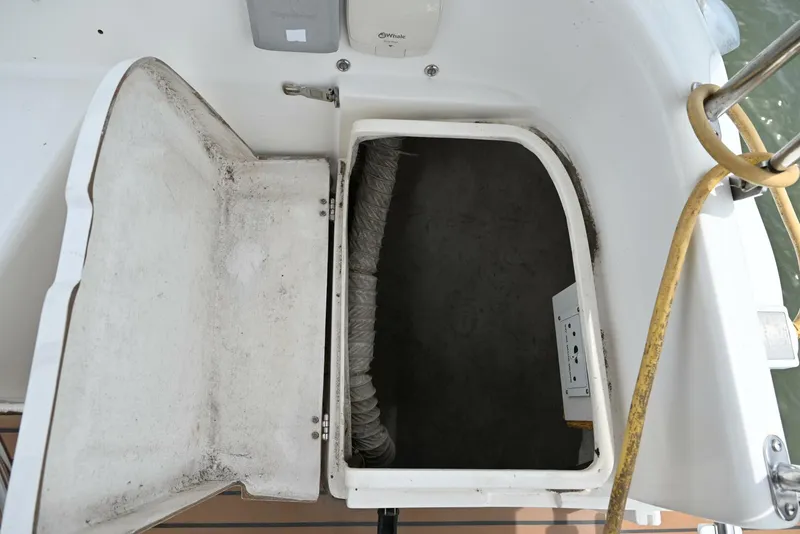 Slide: The Image of Catalina 36 MKII 2002 - 25