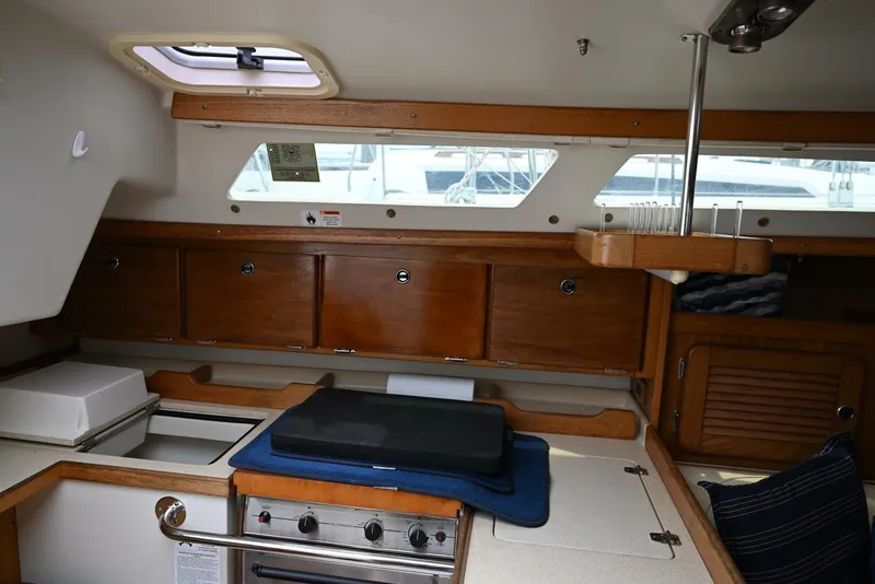 Slide: The Image of Catalina 36 MKII 2002 - 31