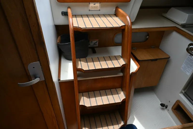 Slide: The Image of Catalina 36 MKII 2002 - 33