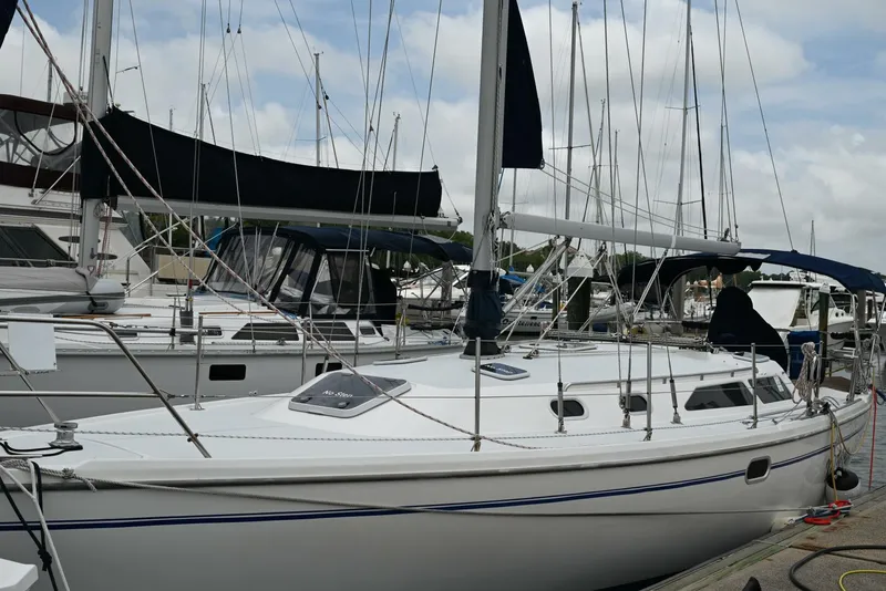 Slide: The Image of Catalina 36 MKII 2002 - 5