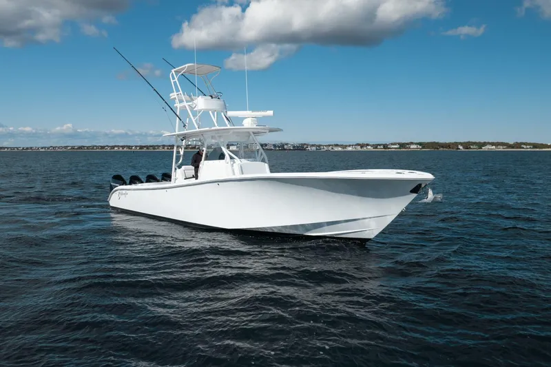 The Image of Yellowfin 39 2014 - 0