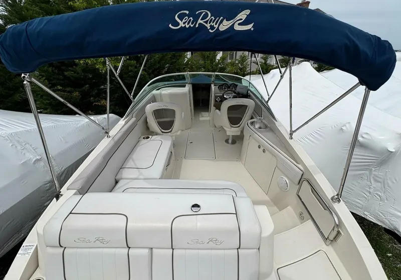 Slide: The Image of Sea Ray 260 Sundeck 2010 - 17