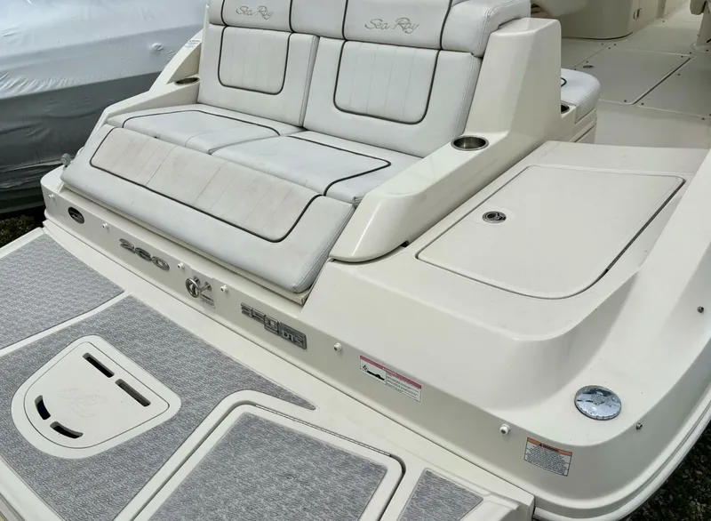 Slide: The Image of Sea Ray 260 Sundeck 2010 - 5