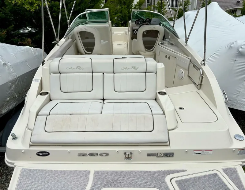 Slide: The Image of Sea Ray 260 Sundeck 2010 - 6