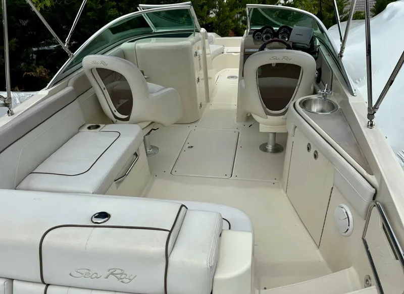 Slide: The Image of Sea Ray 260 Sundeck 2010 - 7