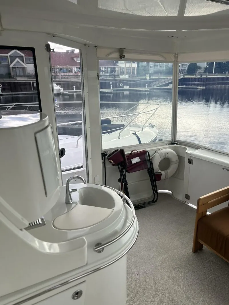 Slide: The Image of Carver Yachts 466 Motor Yacht 2003 - 15