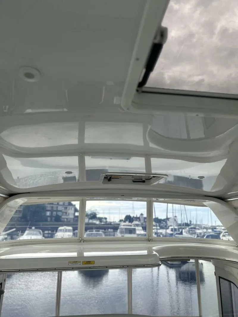 Slide: The Image of Carver Yachts 466 Motor Yacht 2003 - 24