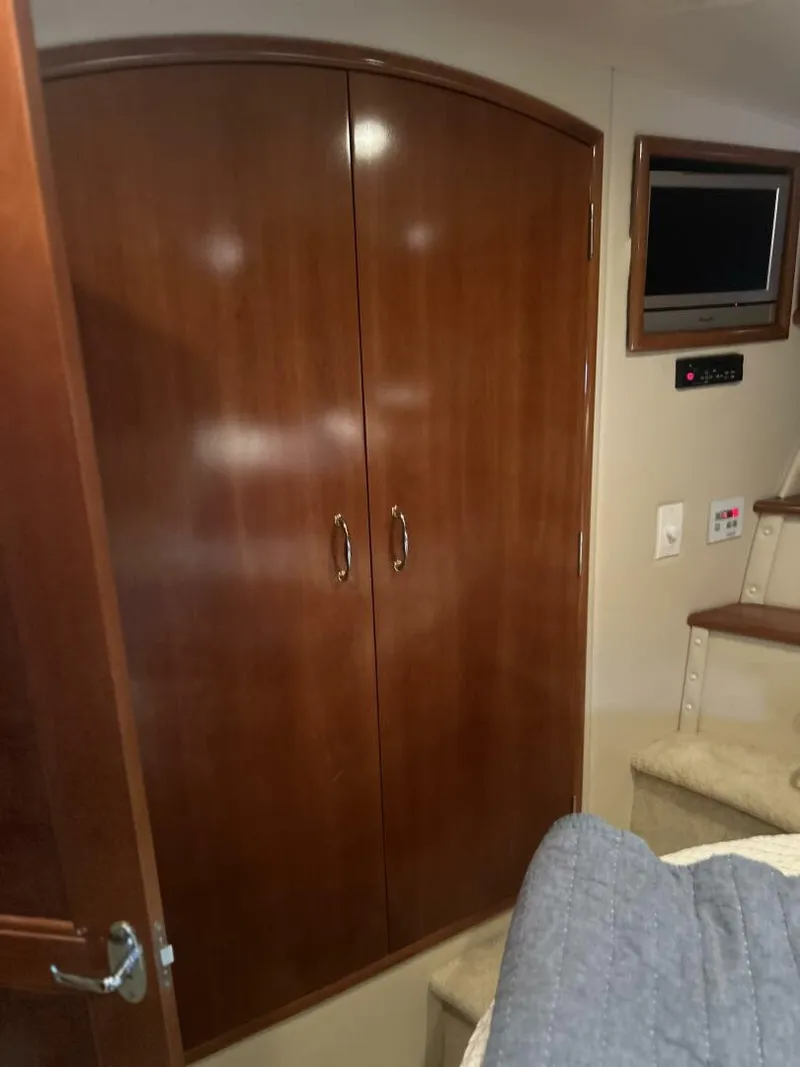 Slide: The Image of Carver Yachts 466 Motor Yacht 2003 - 58