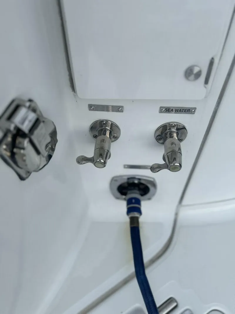 Slide: The Image of Carver Yachts 466 Motor Yacht 2003 - 6
