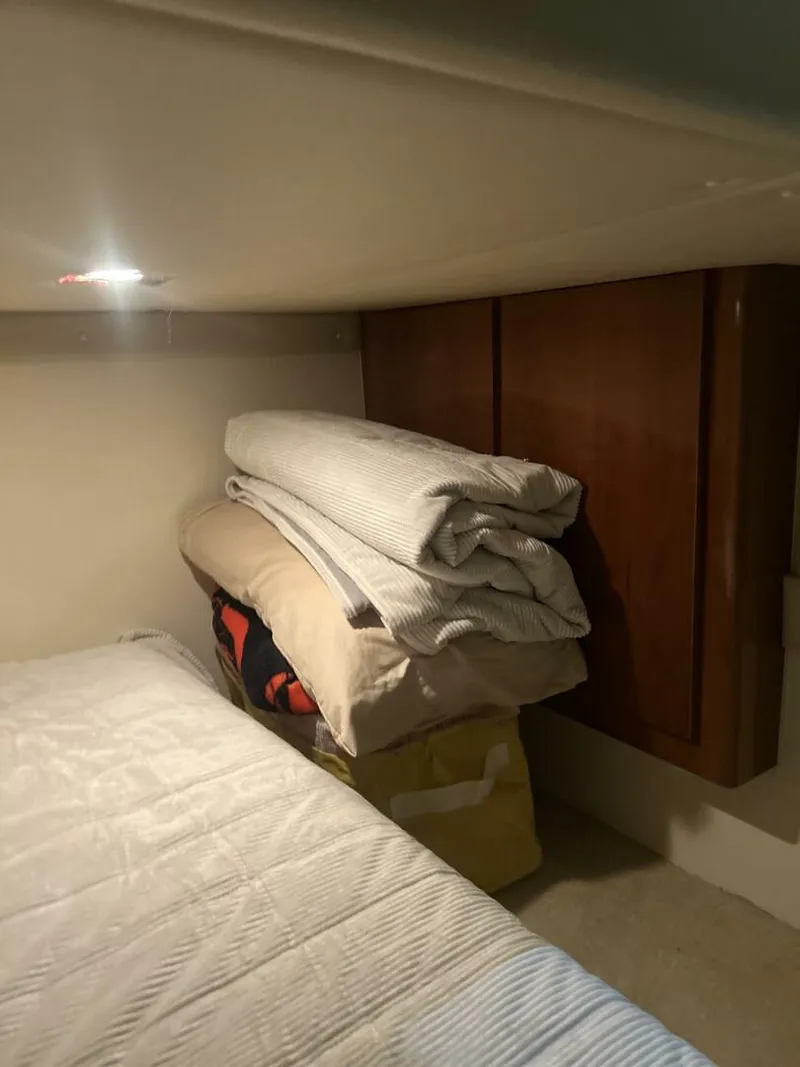 Slide: The Image of Carver Yachts 466 Motor Yacht 2003 - 64