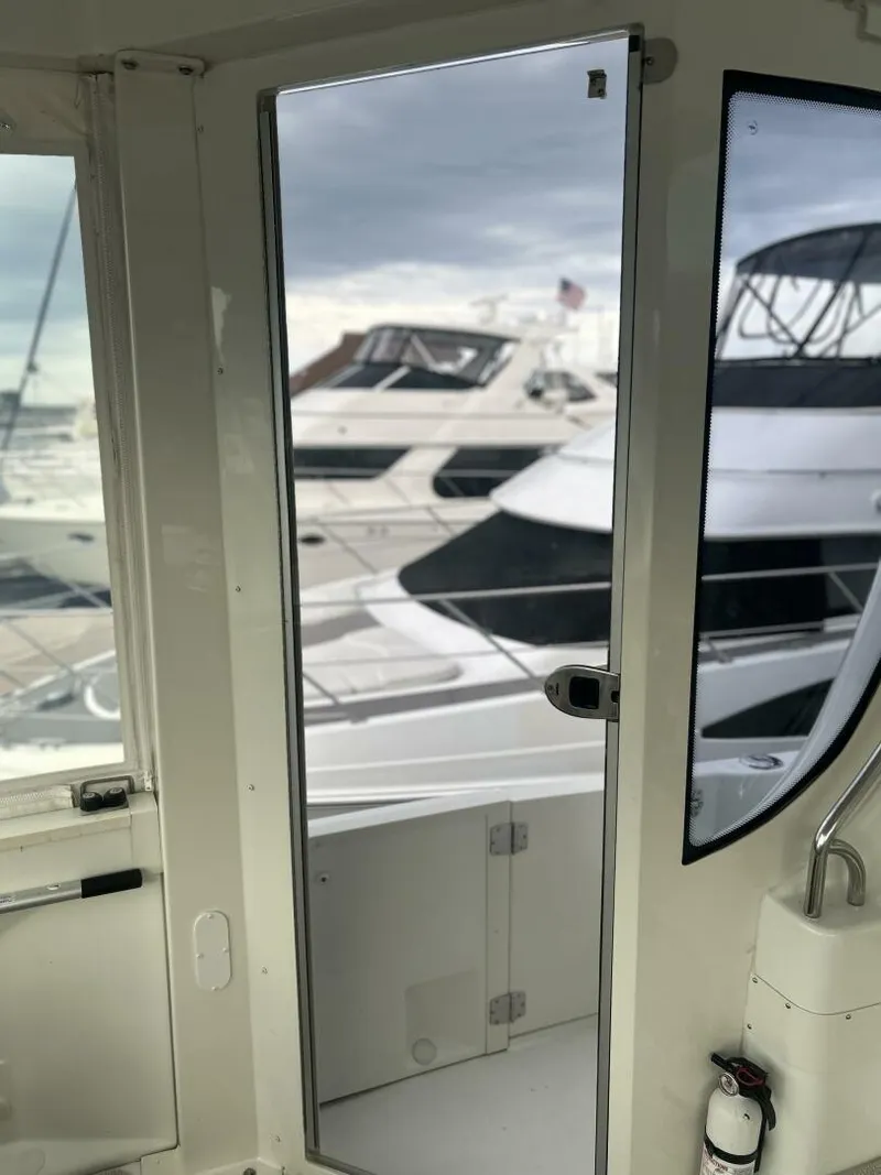 Slide: The Image of Carver Yachts 466 Motor Yacht 2003 - 9