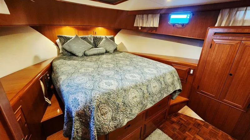 Slide: The Image of Ocean Alexander 511 Classico 2000 - 40