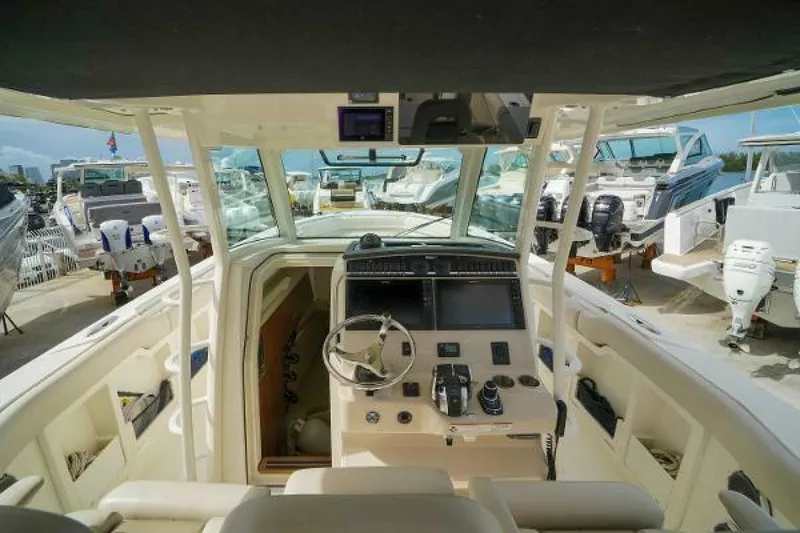 Slide: The Image of Boston Whaler 380 Outrage 2018 - 15