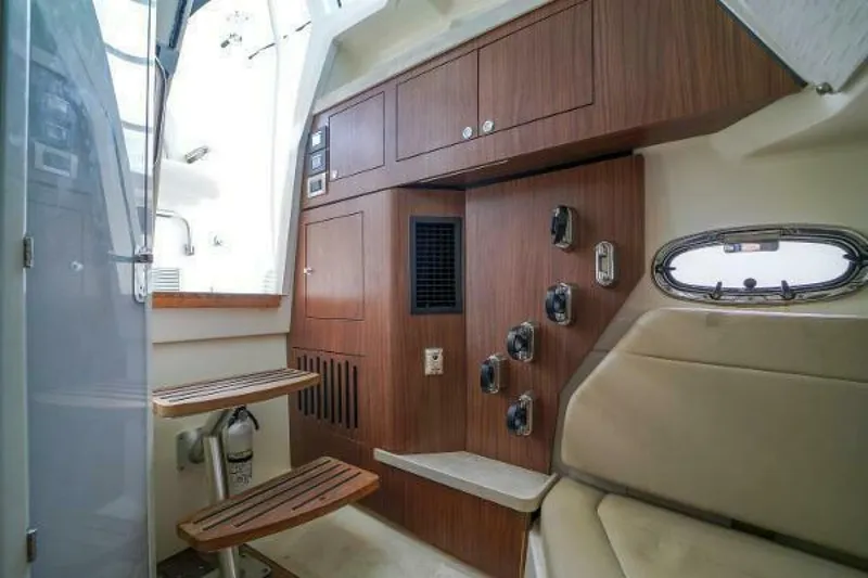 Slide: The Image of Boston Whaler 380 Outrage 2018 - 25