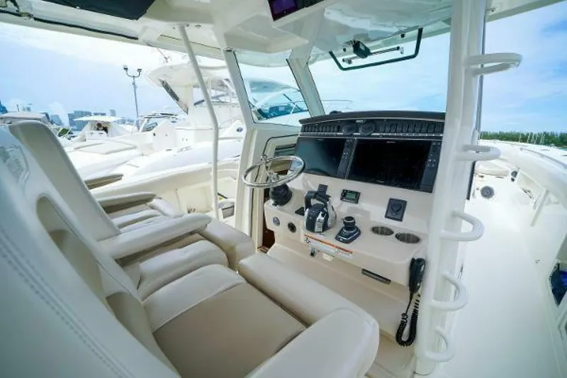 Slide: The Image of Boston Whaler 380 Outrage 2018 - 27
