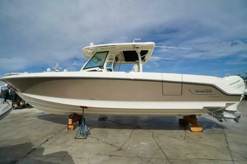 Slide: The Image of Boston Whaler 380 Outrage 2018 - 3