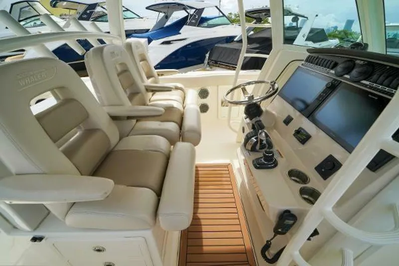 Slide: The Image of Boston Whaler 380 Outrage 2018 - 33
