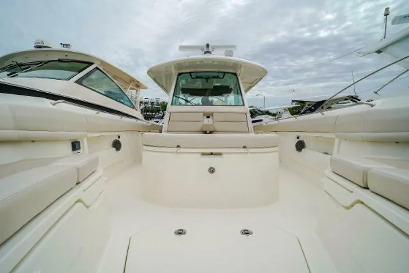 Slide: The Image of Boston Whaler 380 Outrage 2018 - 7