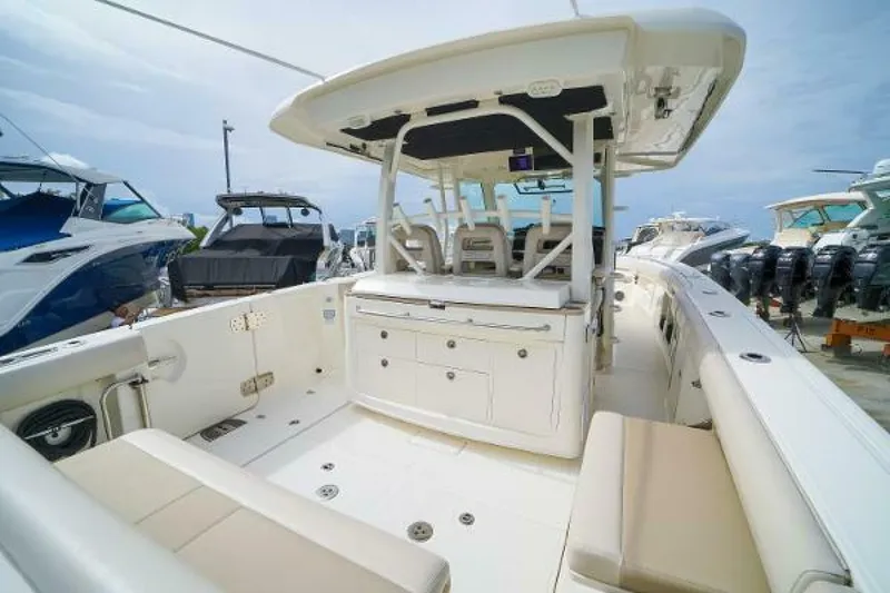 Slide: The Image of Boston Whaler 380 Outrage 2018 - 8