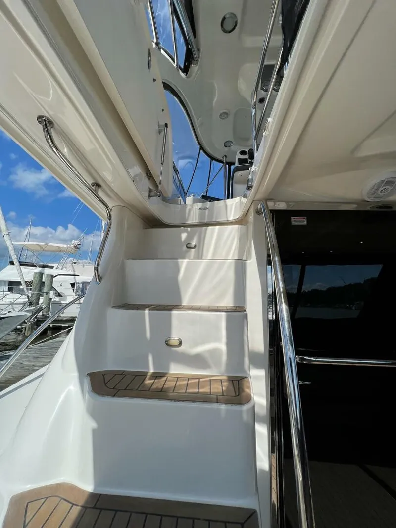 Slide: The Image of Sea Ray 500 Sedan Bridge 2005 - 25