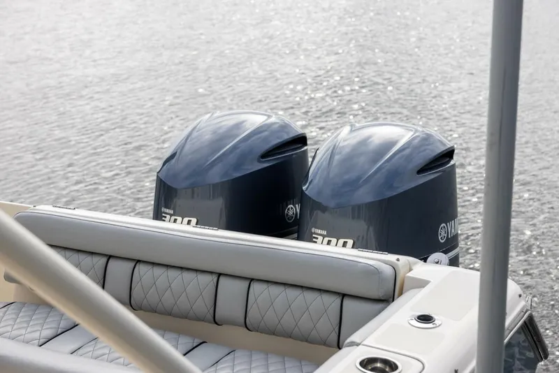 Slide: The Image of Pursuit ST 310 Sport 2012 - 18