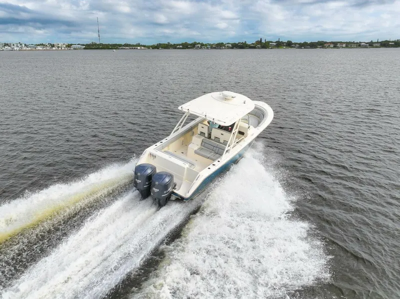 Slide: The Image of Pursuit ST 310 Sport 2012 - 3