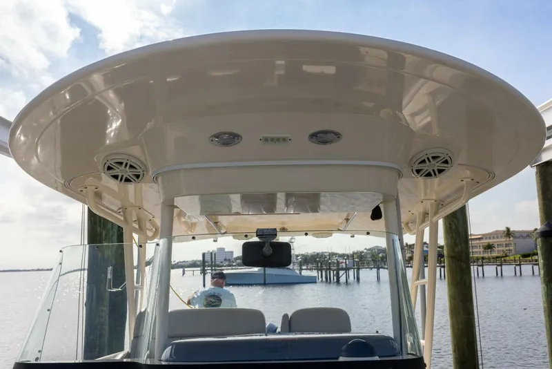 Slide: The Image of Pursuit ST 310 Sport 2012 - 38
