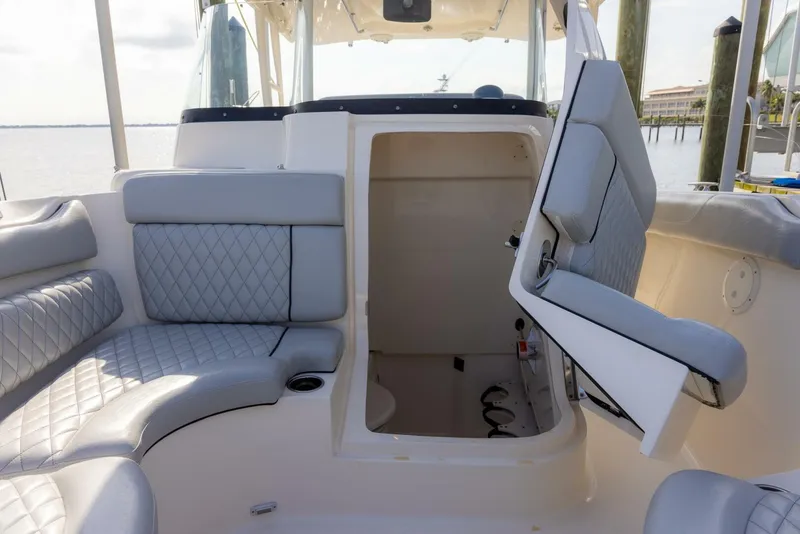 Slide: The Image of Pursuit ST 310 Sport 2012 - 48