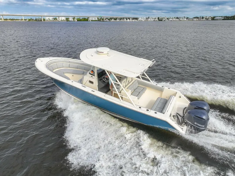 Slide: The Image of Pursuit ST 310 Sport 2012 - 6