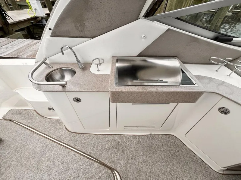 Slide: The Image of Sea Ray 310 Sundancer 2007 - 10