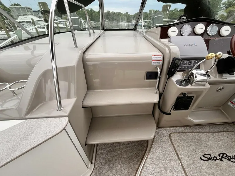 Slide: The Image of Sea Ray 310 Sundancer 2007 - 13