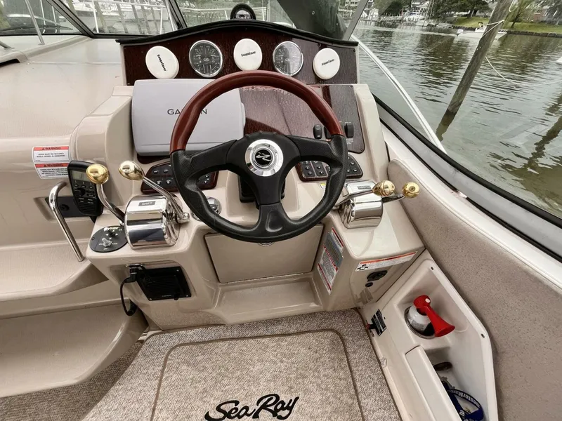 Slide: The Image of Sea Ray 310 Sundancer 2007 - 16