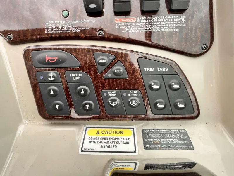 Slide: The Image of Sea Ray 310 Sundancer 2007 - 19