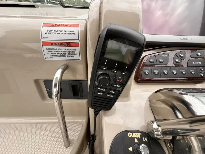 Slide: The Image of Sea Ray 310 Sundancer 2007 - 21