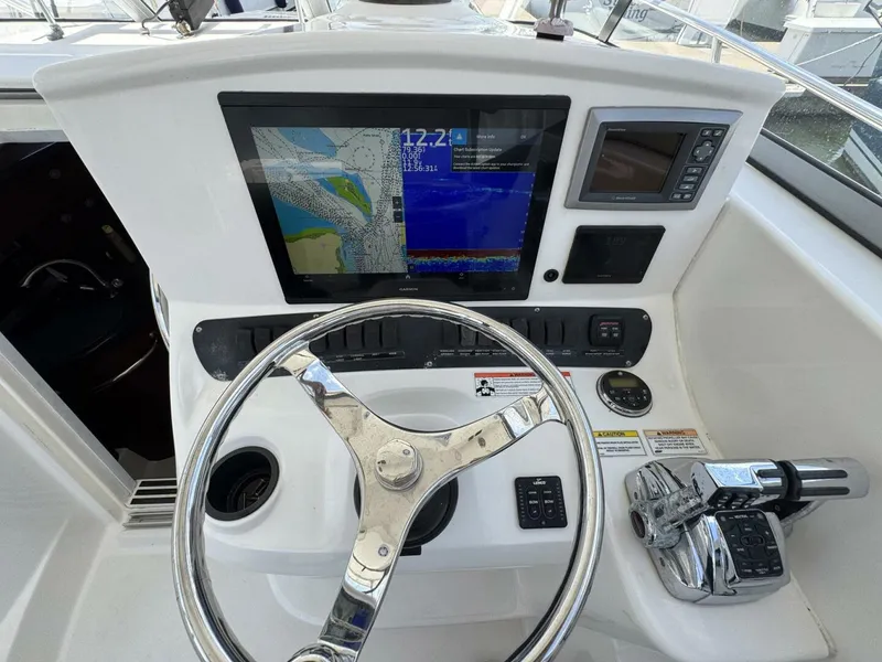 Slide: The Image of Boston Whaler 305 Conquest 2011 - 27