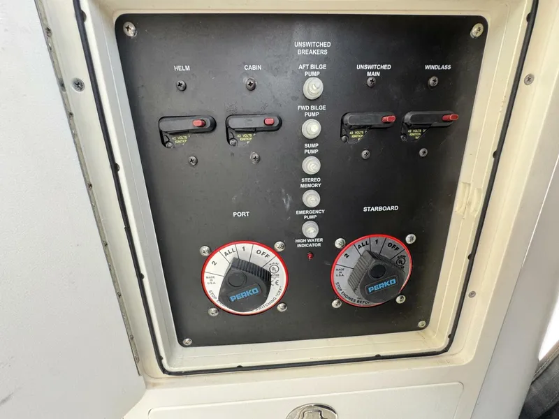 Slide: The Image of Boston Whaler 305 Conquest 2011 - 30
