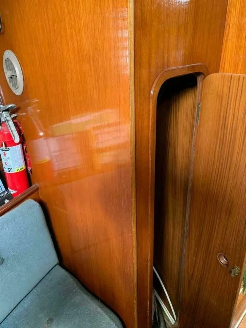 Slide: The Image of Beneteau 42 First 1984 - 11