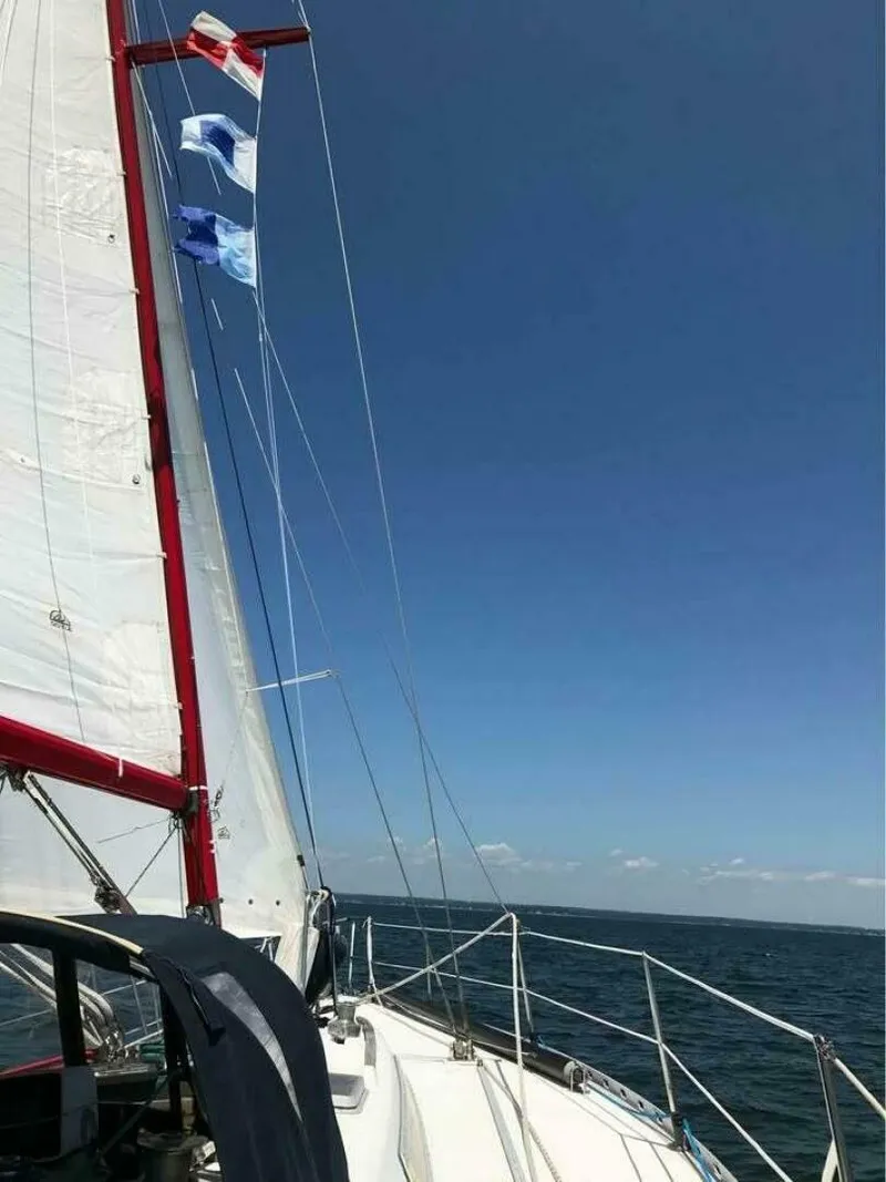 Slide: The Image of Beneteau 42 First 1984 - 5