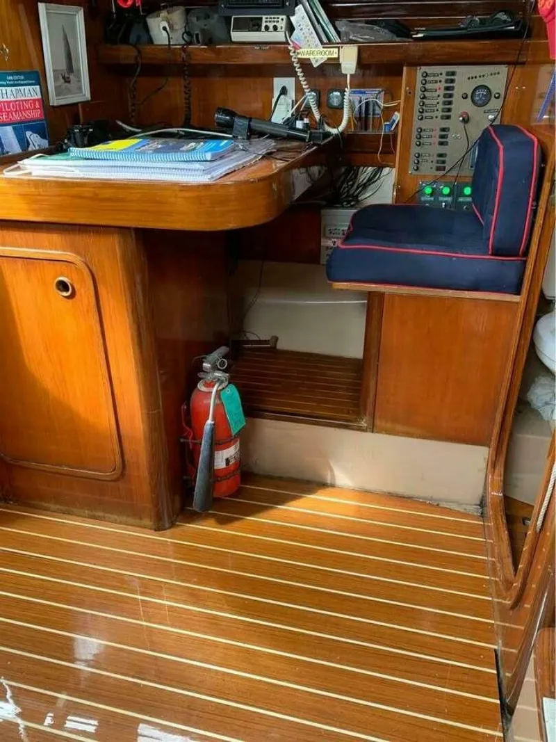Slide: The Image of Beneteau 42 First 1984 - 7