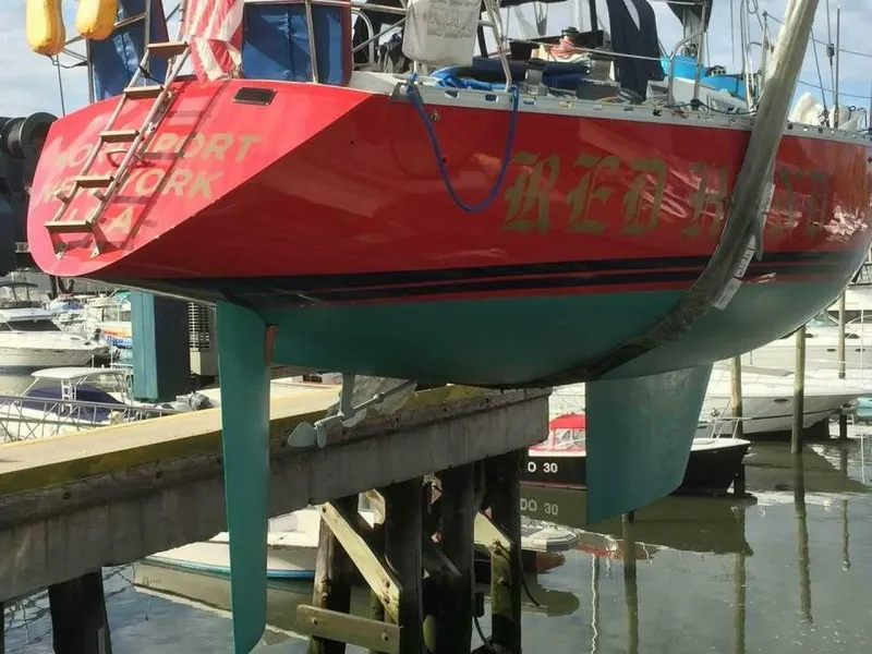 Slide: The Image of Beneteau 42 First 1984 - 9