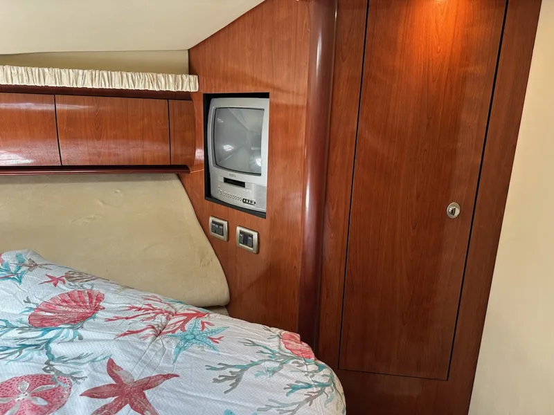 Slide: The Image of Sea Ray 420 Sundancer 2004 - 18