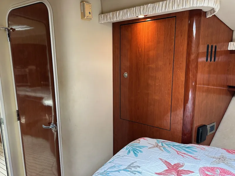 Slide: The Image of Sea Ray 420 Sundancer 2004 - 19