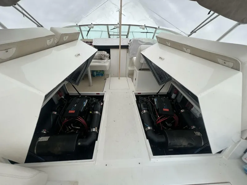 Slide: The Image of Sea Ray 310 Amberjack 1993 - 15